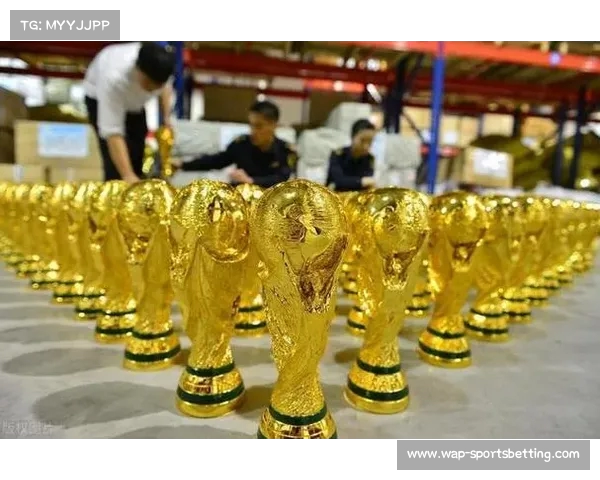 世俱杯奖杯首次亮相中国 重庆成为全球瞩目焦点 世俱杯奖杯首次亮相中国 重庆成为全球瞩目焦点
